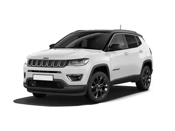 İzmir My Rent A Car filosunda bulunan Jeep Compass premium SUV kiralık araç modeli.