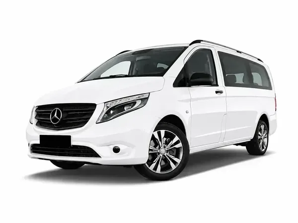 Vue extérieure du spacieux véhicule de location Mercedes Vito de la flotte Izmir My Rent A Car.